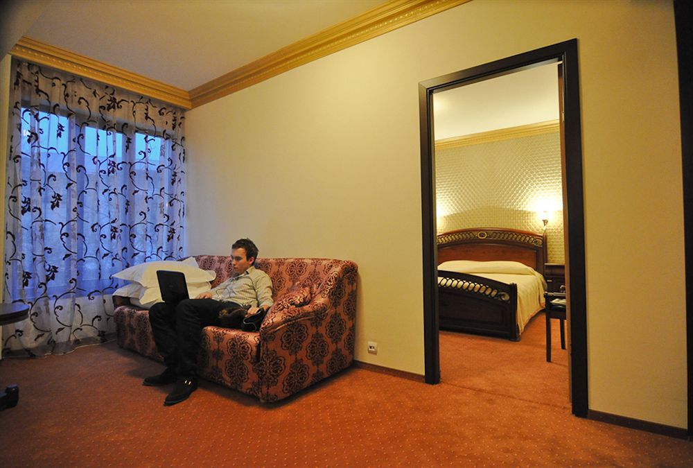 Hotel Eden Iasi Exterior foto