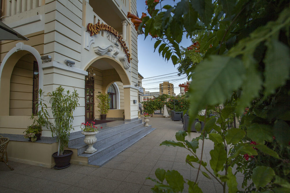 Hotel Eden Iasi Exterior foto