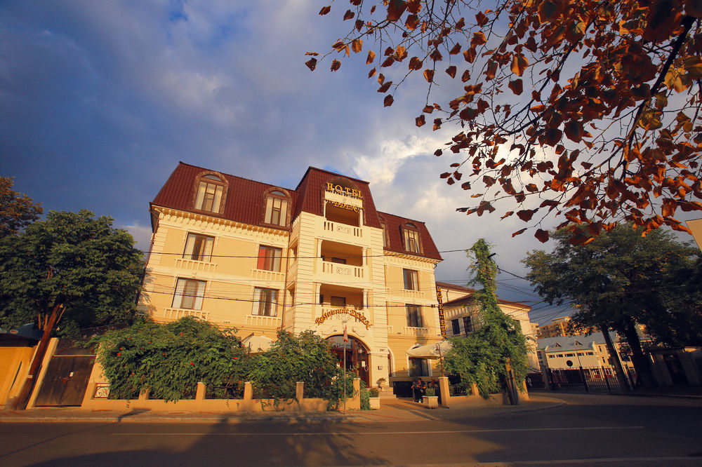 Hotel Eden Iasi Exterior foto